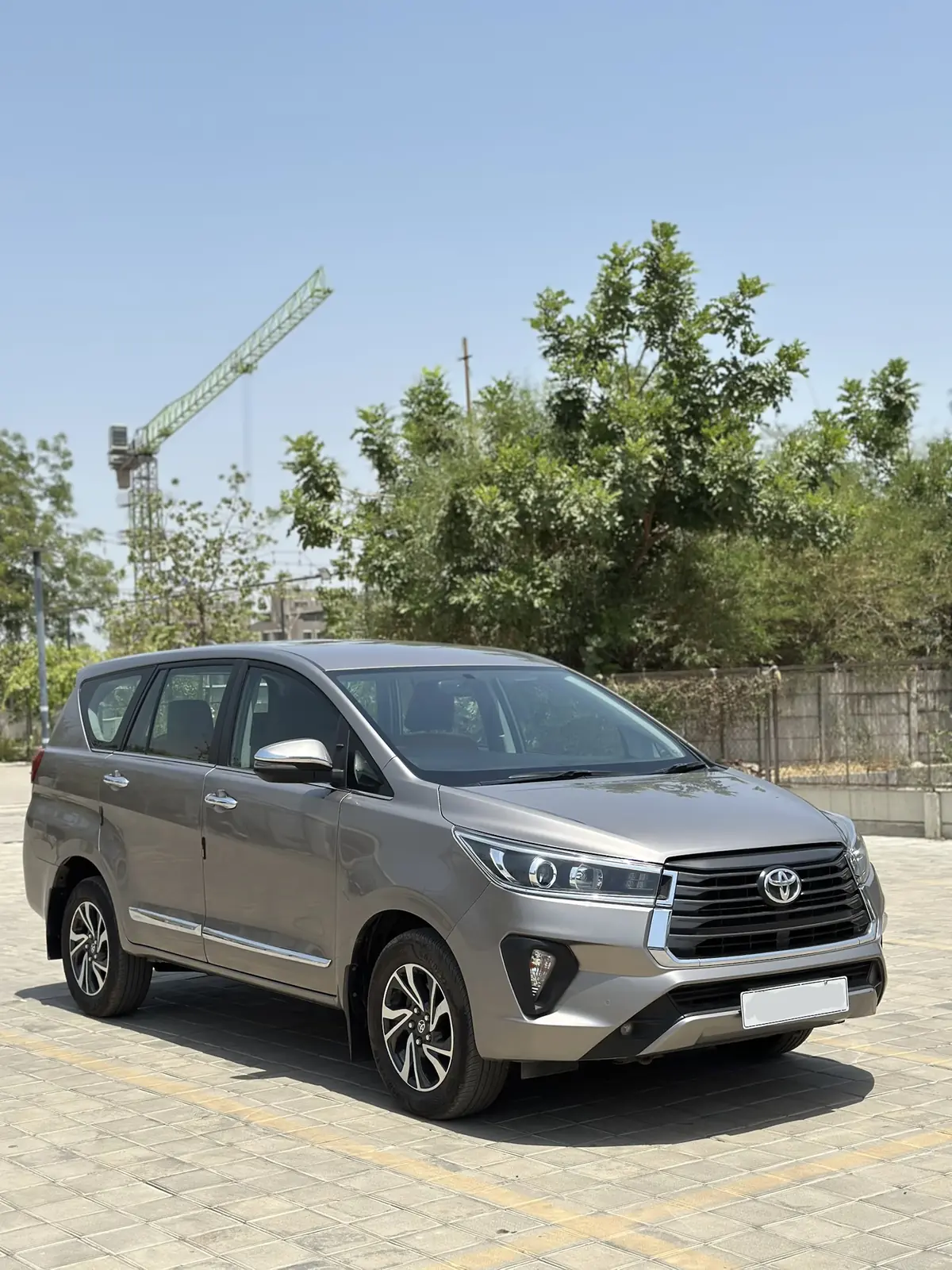 2021 INNOVA CRYSTA V MT