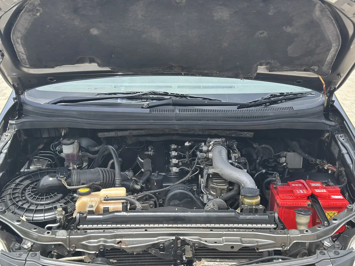 2012 TOYOTA INNOVA V MT