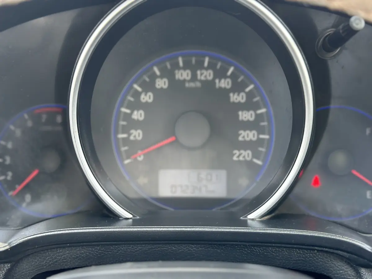 2017 HONDA JAZZ i-VTEC MT 1st FULL PETROL