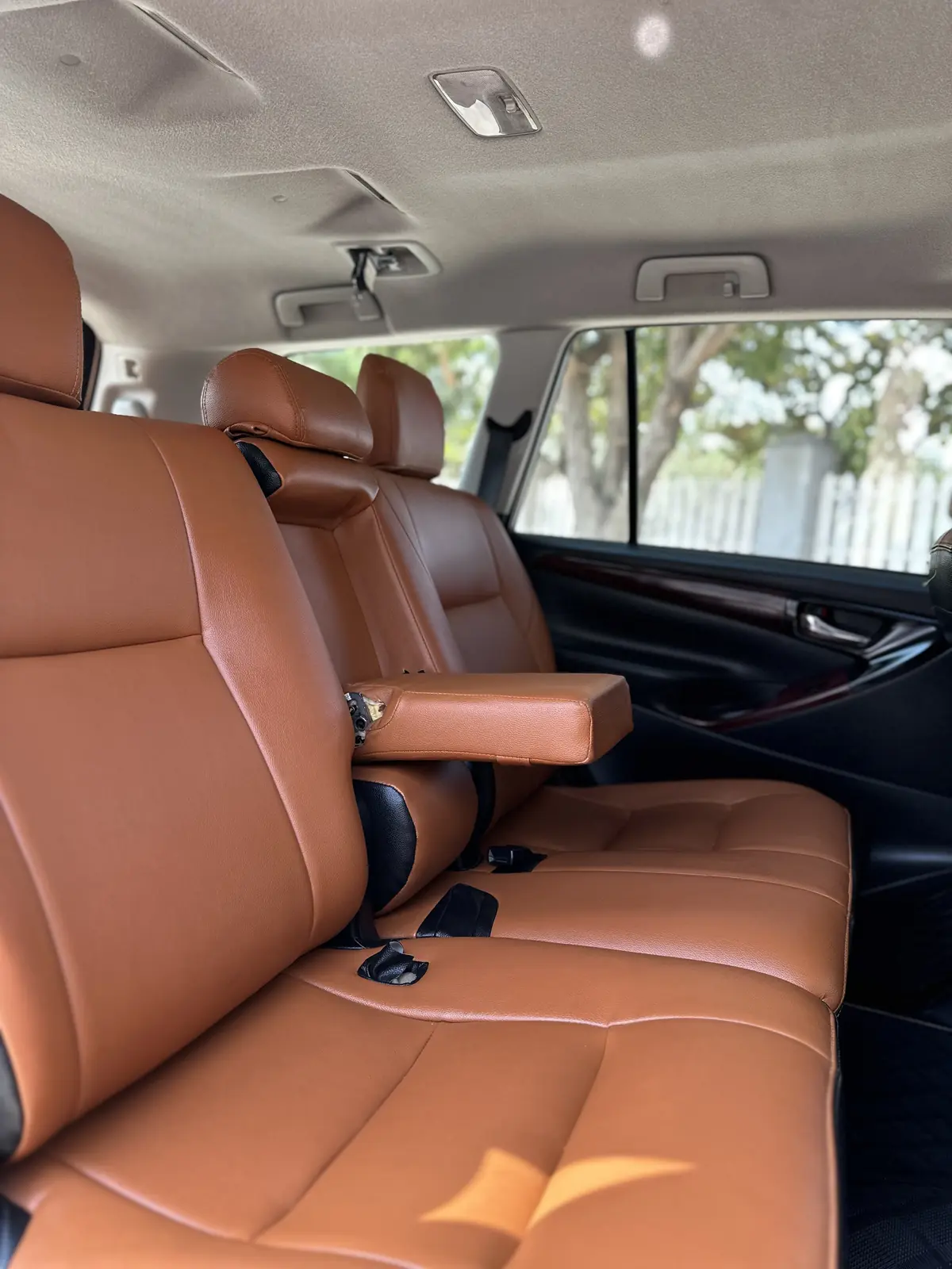 2019 TOYOTA INNOVA CRYSTA G AT