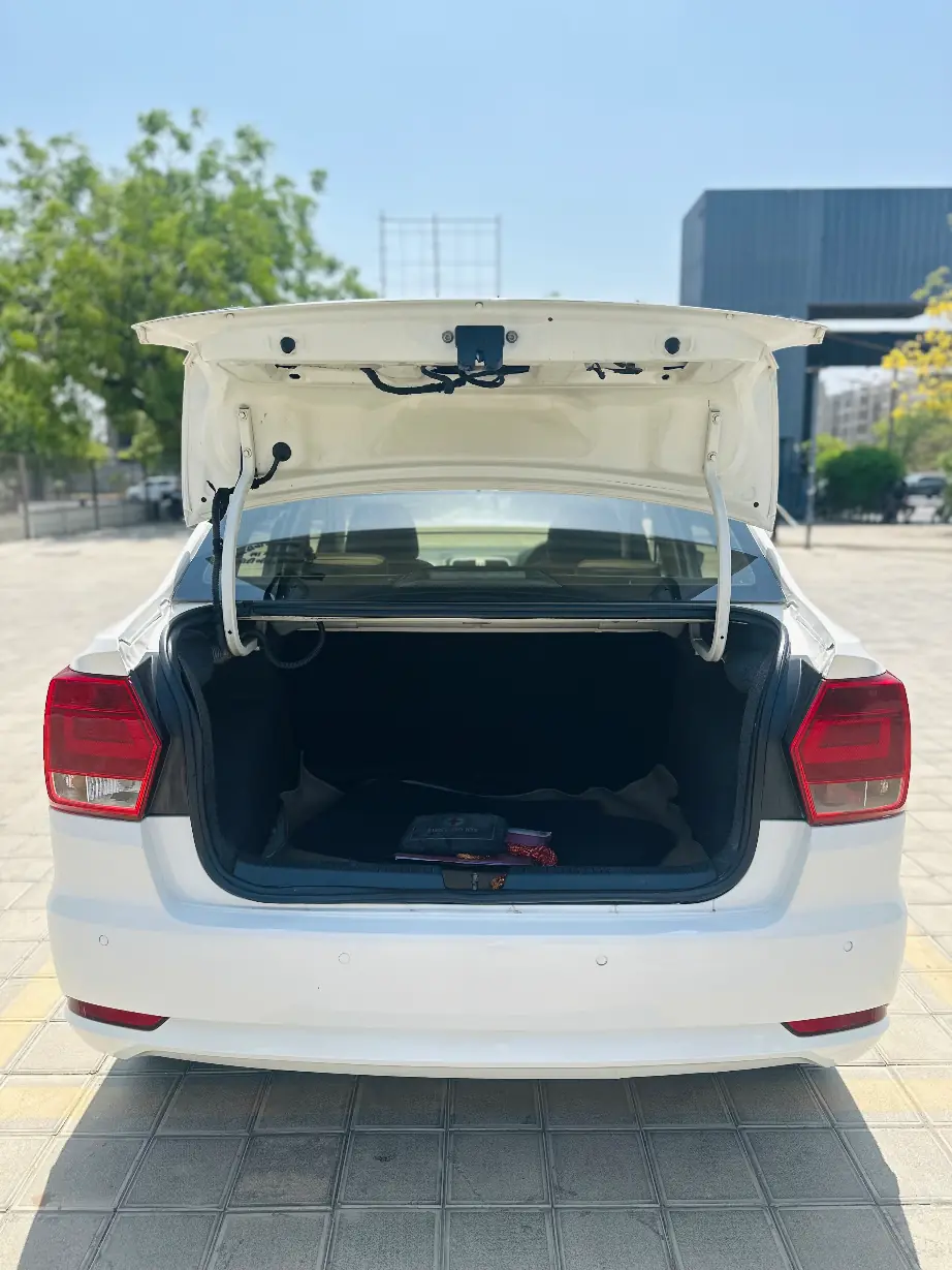 2017 VOLKSWAGEN AMEO HIGHLINE TDI MT