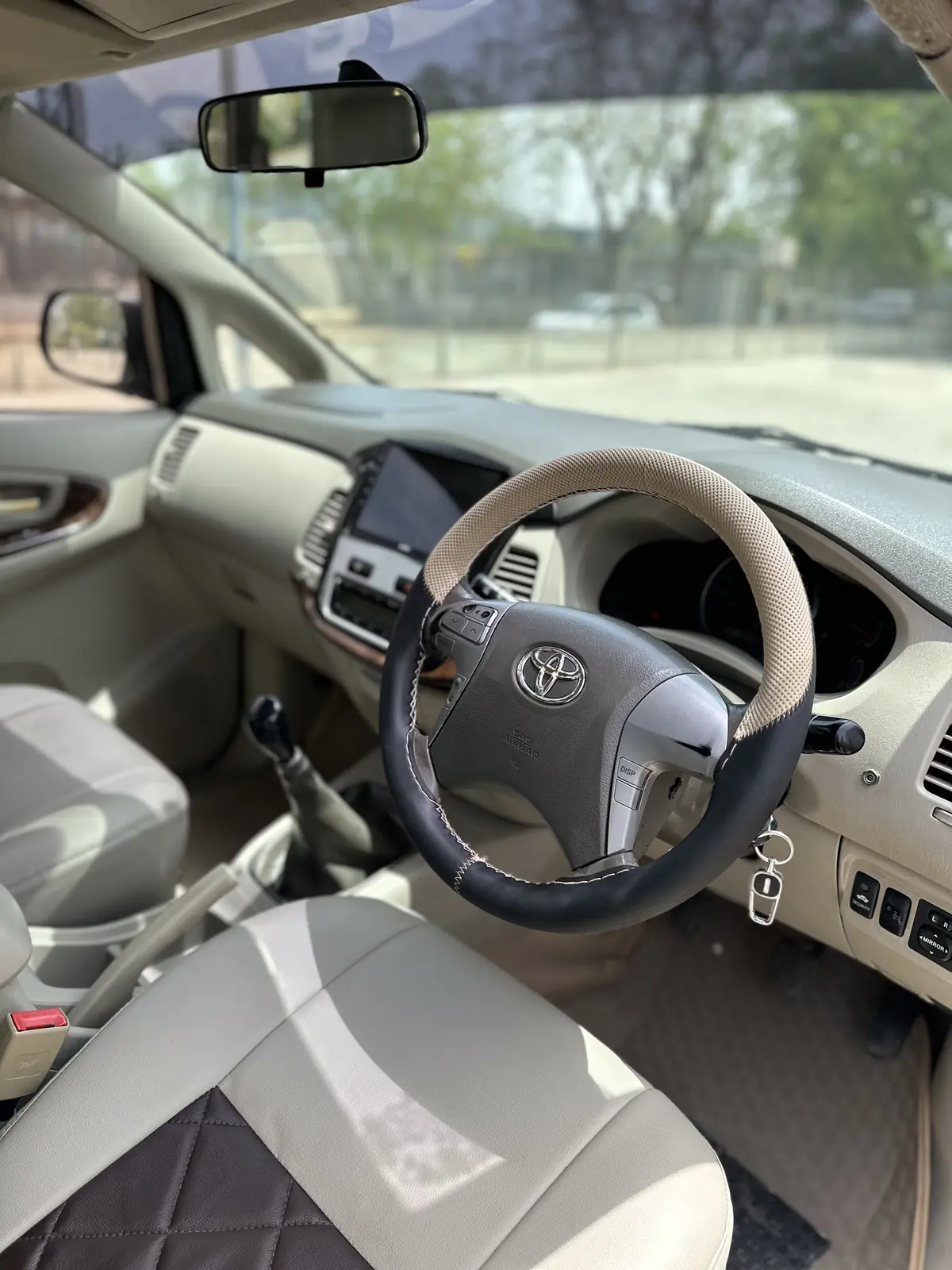 2012 TOYOTA INNOVA V MT