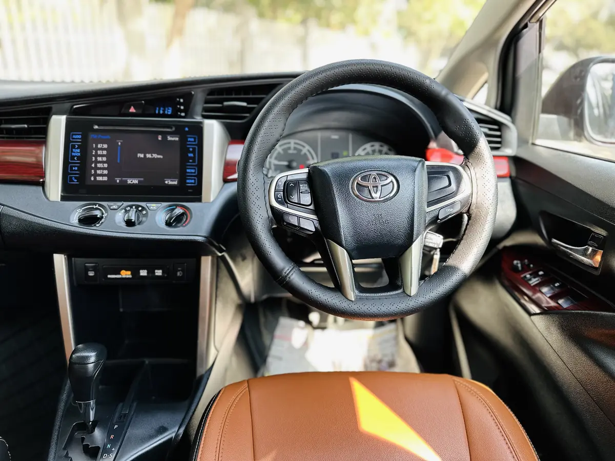 2019 TOYOTA INNOVA CRYSTA G AT
