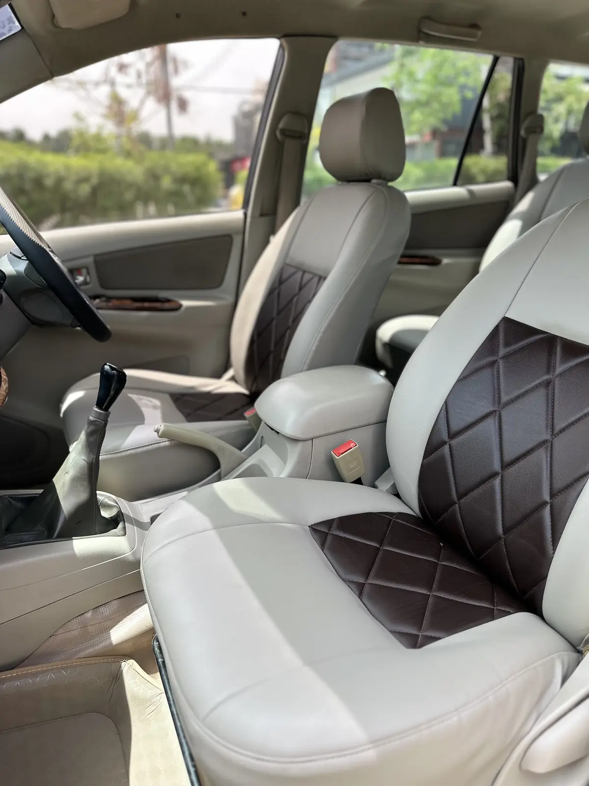 2012 TOYOTA INNOVA V MT