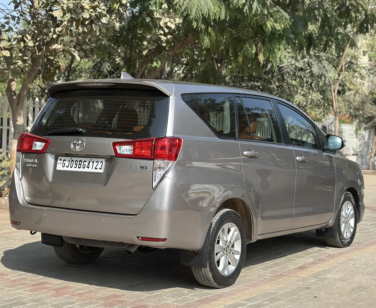 2019 TOYOTA INNOVA CRYSTA G AT