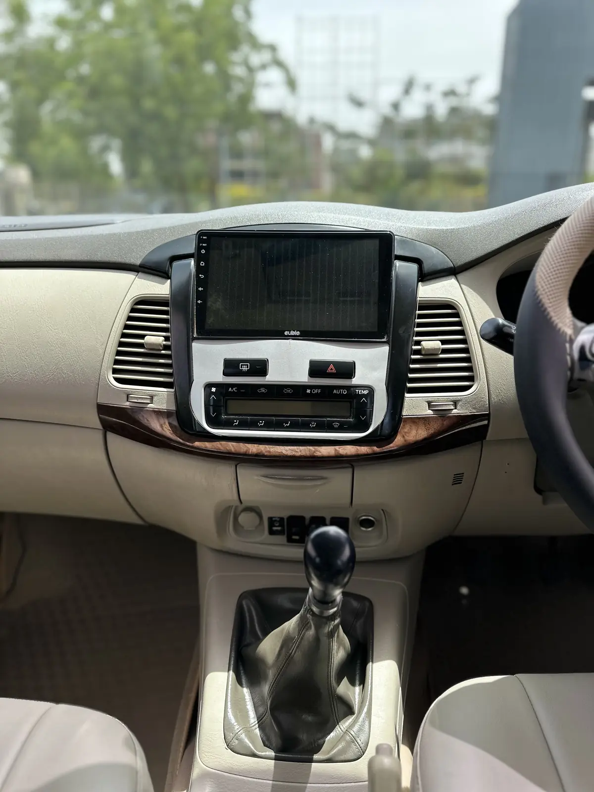 2012 TOYOTA INNOVA V MT