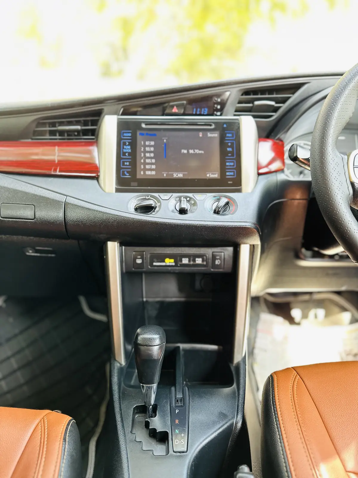 2019 TOYOTA INNOVA CRYSTA G AT