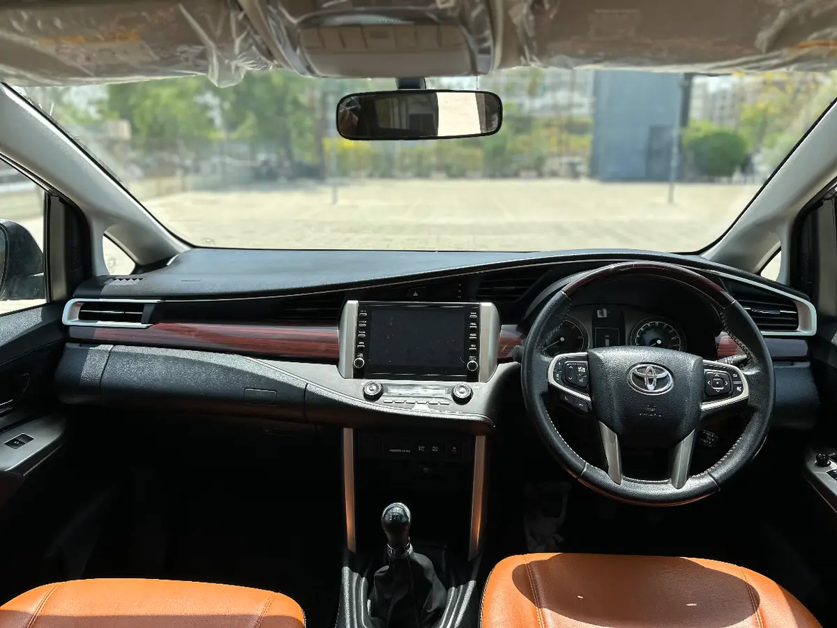 2021 INNOVA CRYSTA V MT