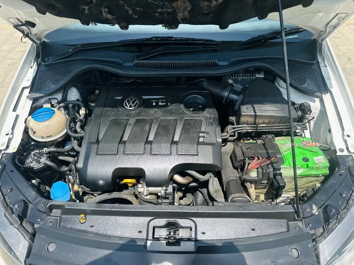 2017 VOLKSWAGEN AMEO HIGHLINE TDI MT