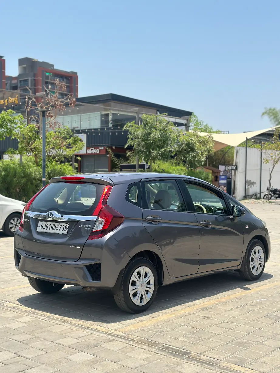 2017 HONDA JAZZ i-VTEC MT 1st FULL PETROL