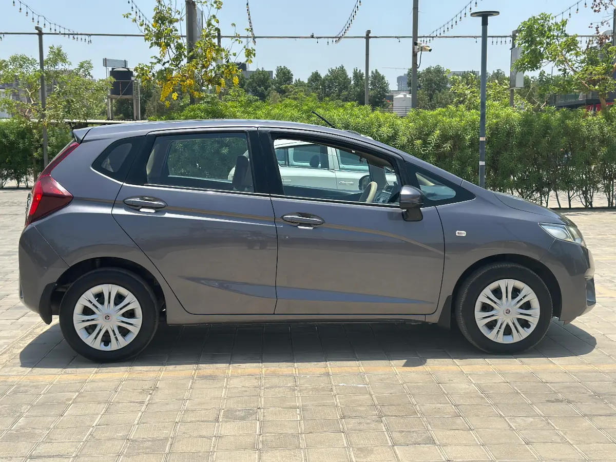 2017 HONDA JAZZ i-VTEC MT 1st FULL PETROL
